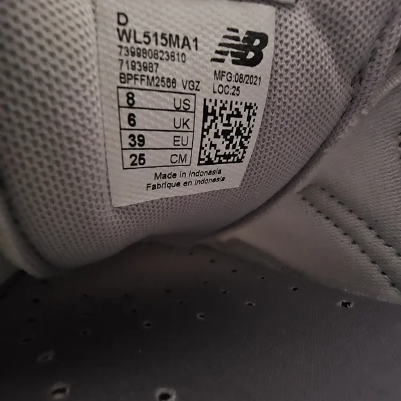 Womens New Balance - Picture 2 of 6